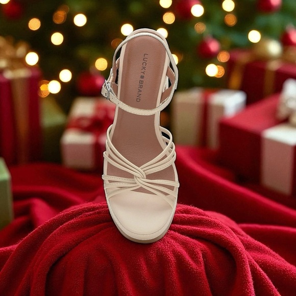 NWT Lucky Brand Women’s ‘Ismene’ Buckle Platform Heeled Sandals in “Vanilla” 11 - Picture 15 of 16